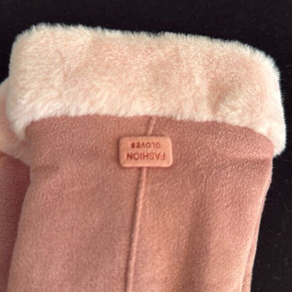 Pink Warm Winter Touchscreen Gloves - Faux Suede & Faux Fur - Picture 4 of 7